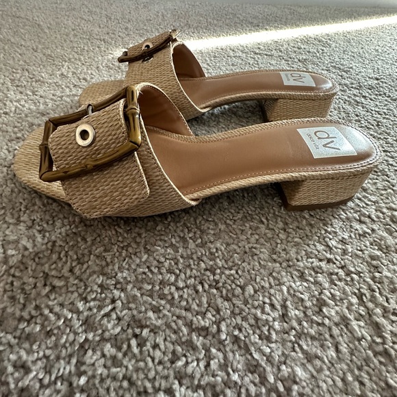 DV Dolce Vita Niece Raffia Block-Heel Buckle Slide Sandals - 9 - Picture 2 of 7
